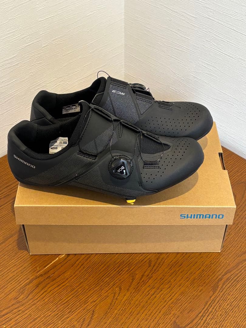 シマノ　RC3　SH-RC300　サイズ42（26.5センチ）クリート付き
