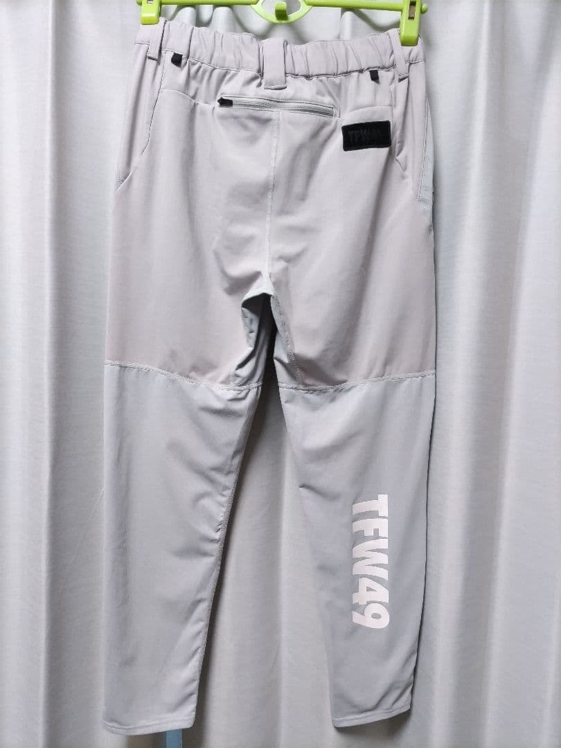 TFW49 ゴルフ　パンツ　ストレッチ　軽量　ライトグレー×ライトベージュ