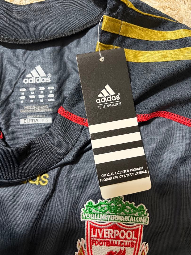 ［希少・正規・新品タグ付き］リヴァプール　adidasアウェイユニフォーム　長袖