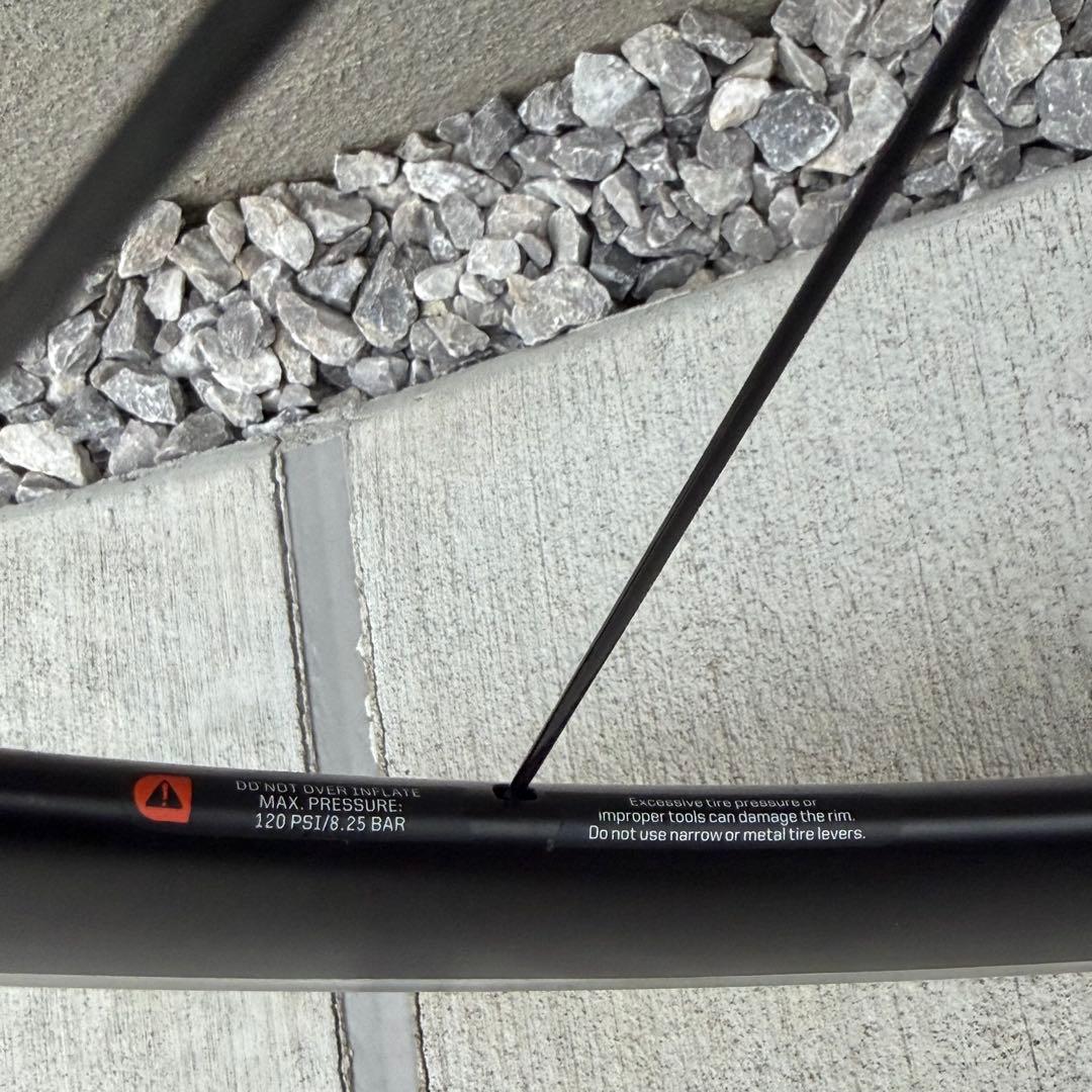 【美品】Bontrager Aeolus Comp 5 シマノ11s対応