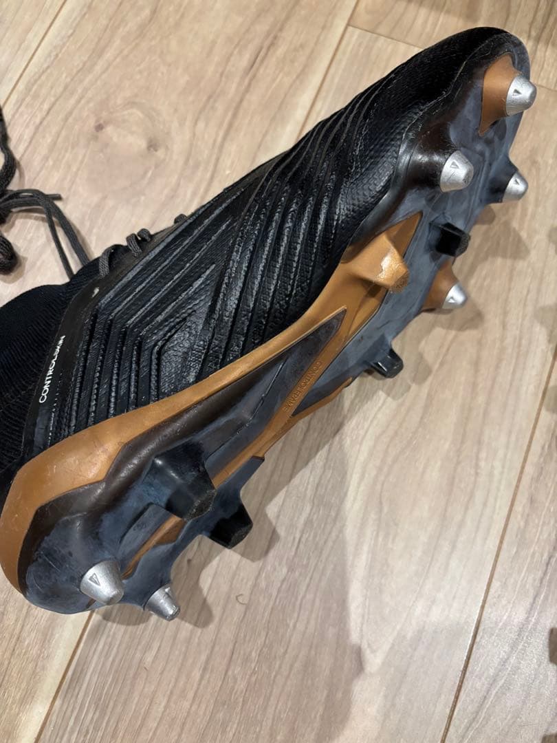 美品　プレデター　18.1 SG adidas 　サッカー取替式スパイク　27