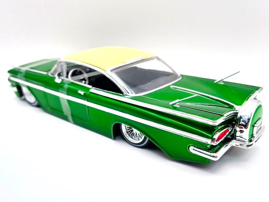 ミニカー Jada 1/24 1959 Chevy Impala Lowrider GRN