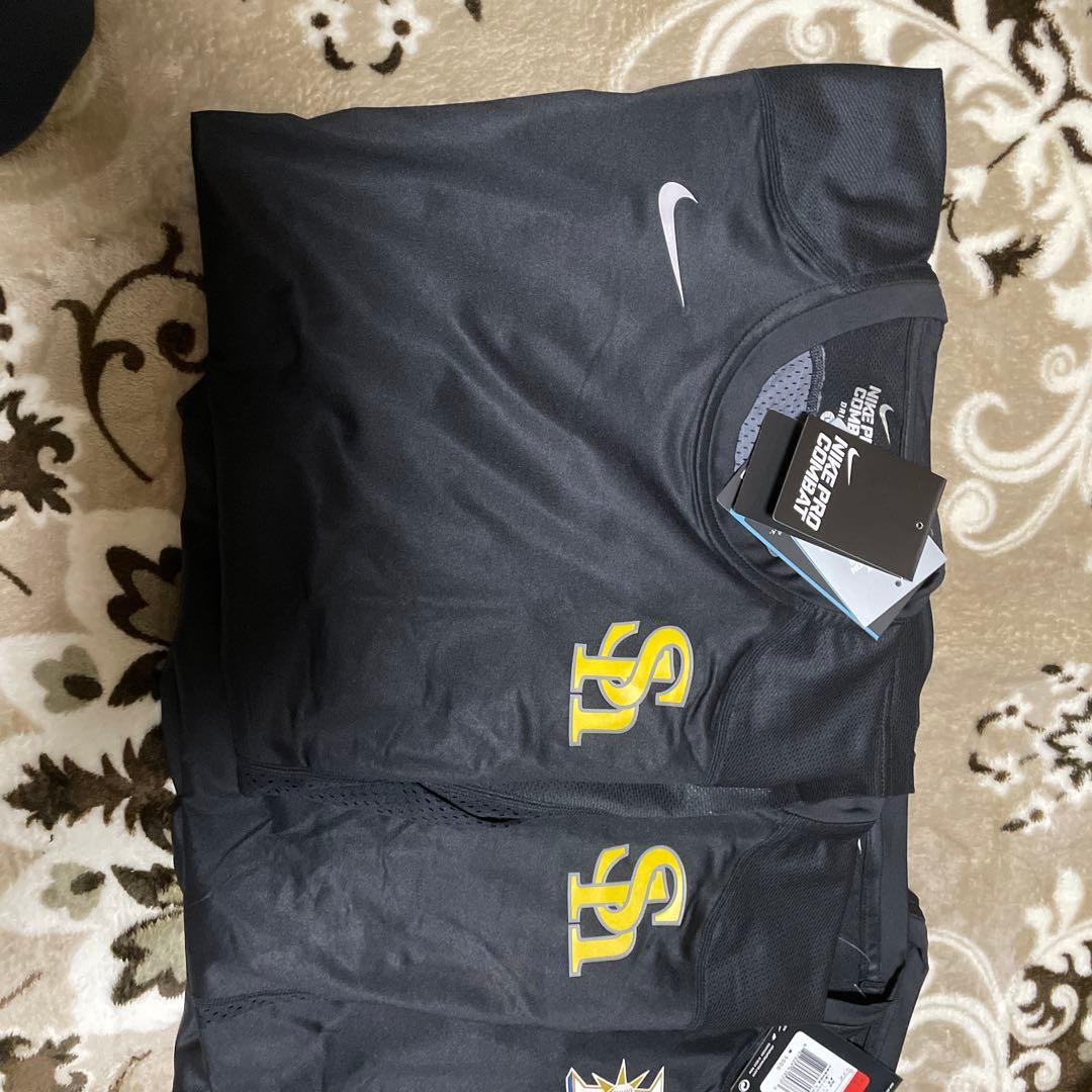 Nike 黒 ベースボールシャツ　プロ野球ロゴ入り