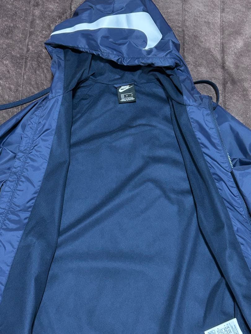 メイ　Nike ウインドブレーカー