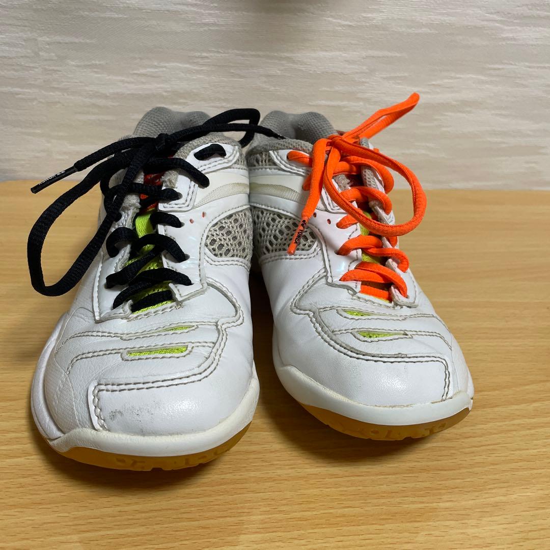 YONEX バドミントンシューズ ホワイト/オレンジ/ブラック　ジュニア21㎝