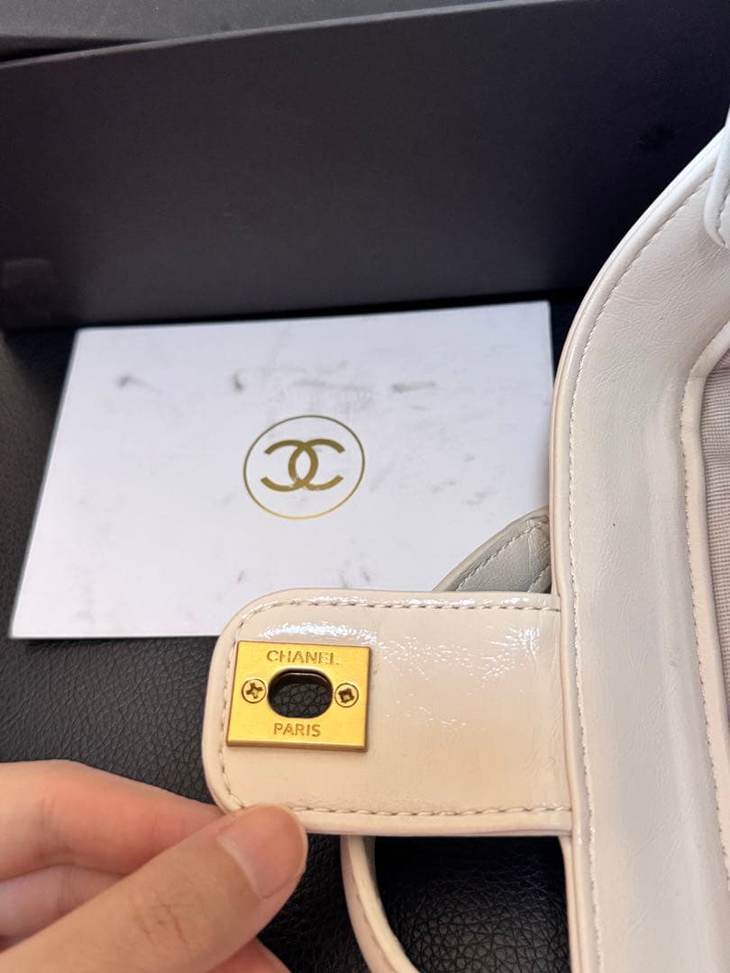 CHANEL アイボリー ミニバッグ