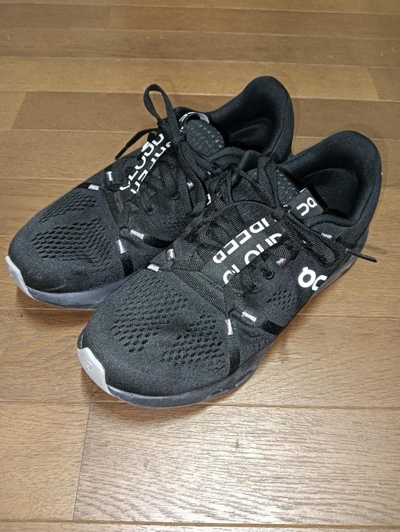 【美品】On Cloudsurfer オールブラック 25.5cm