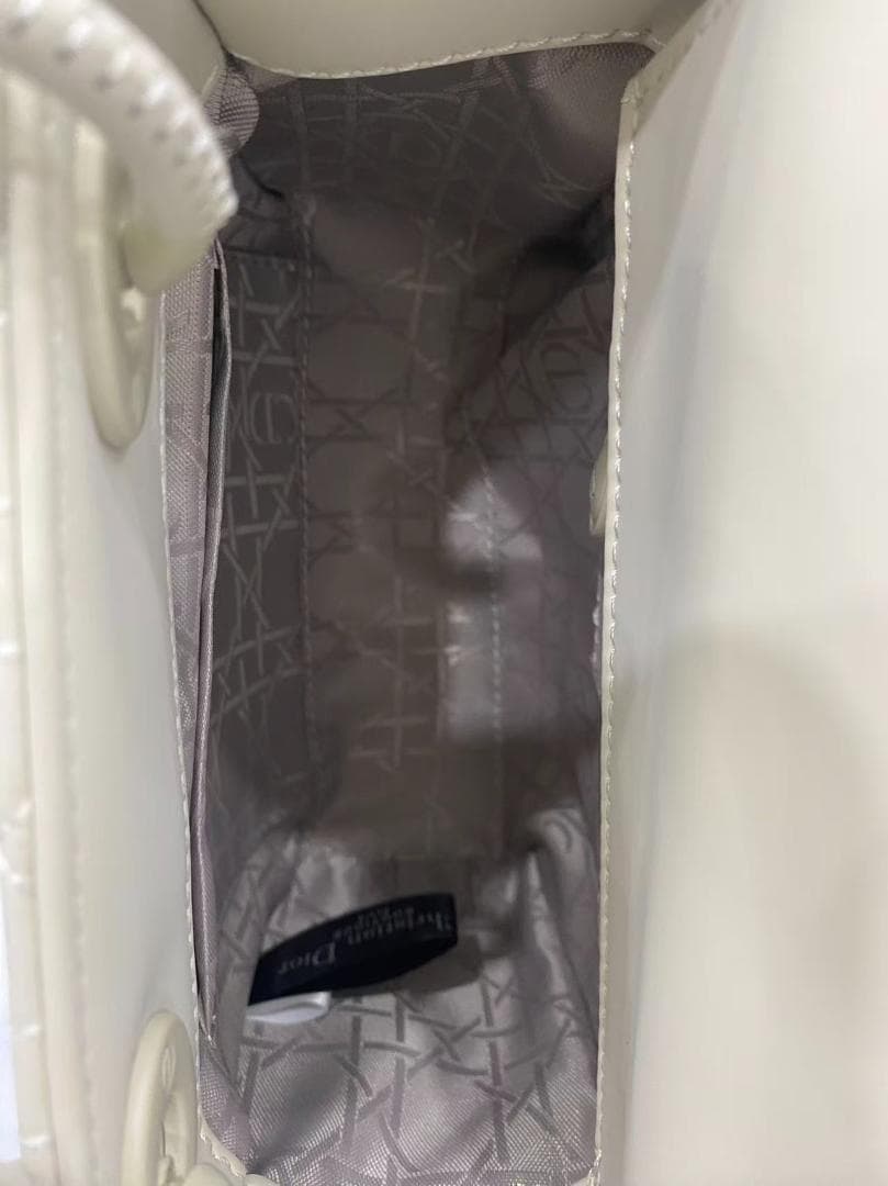 M0565 ホワイト レザー レディース 肩掛けアイテム