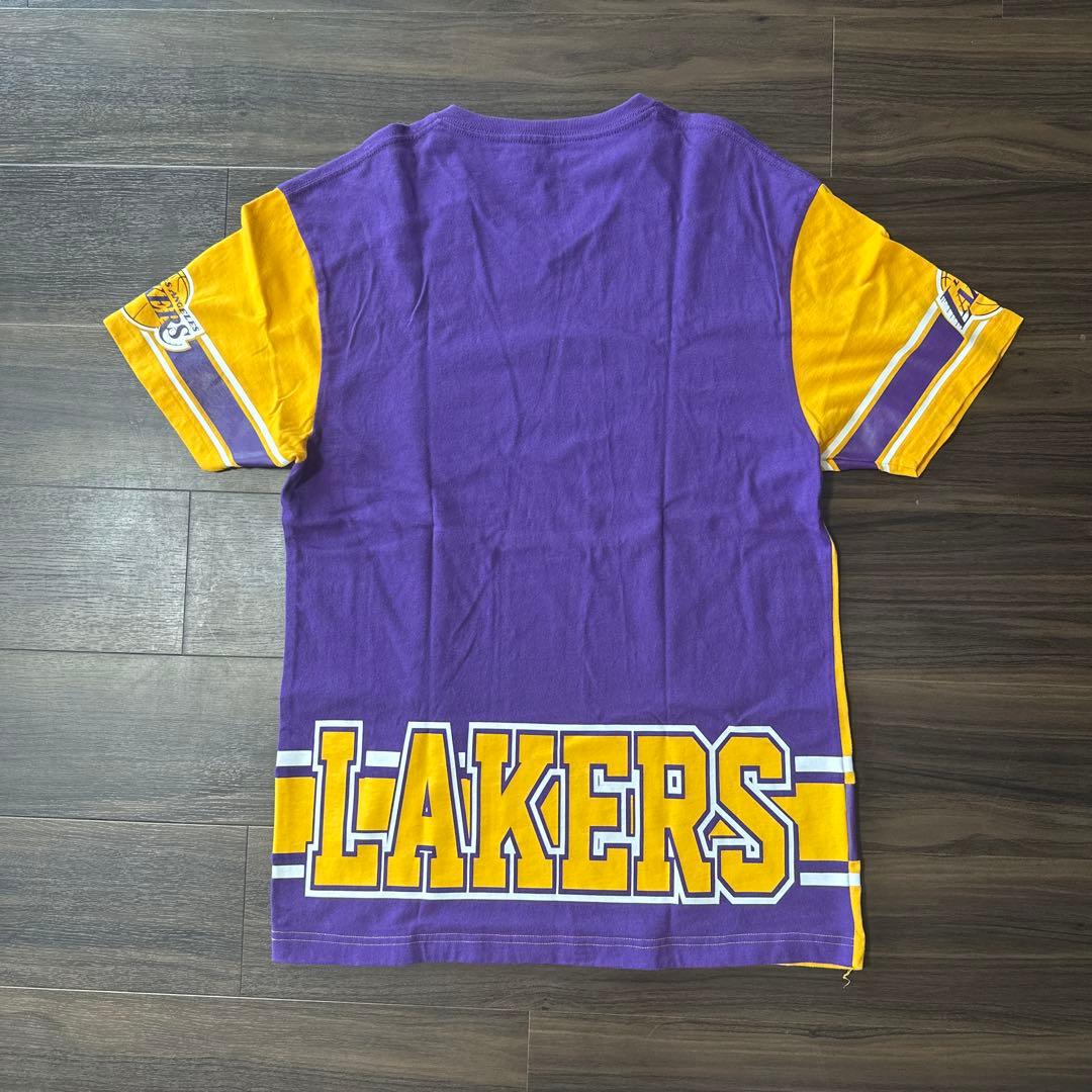 Los Angeles Lakers VネックTシャツ Mサイズ