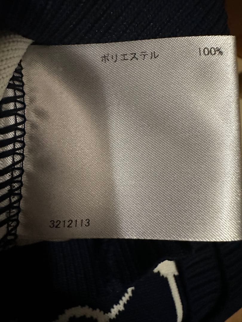 マンシングウェア　ネイビーベストセーター