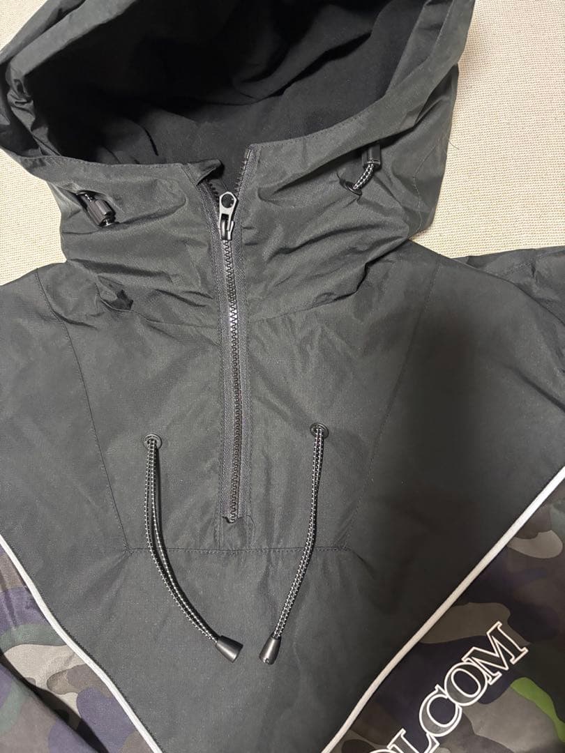 VOLCOM カモフラージュ スノーボードウェア M