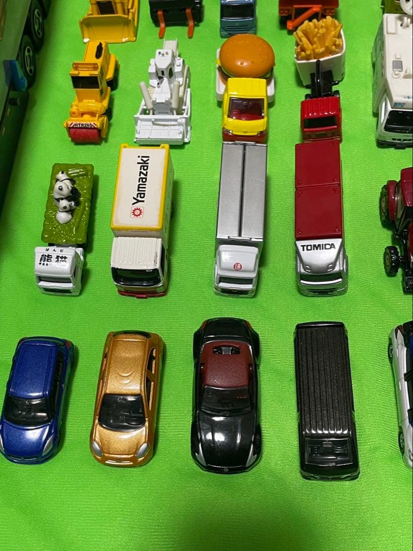 トミカ57台　まとめ売り　おかたづけコンボイ　キャリアカー　パーキングケース付き