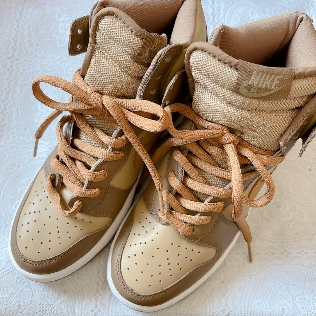 Nike ハイカットスニーカー ベージュ