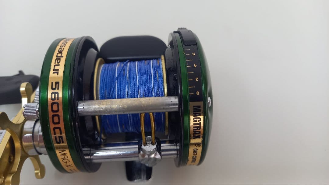 ABU アブガルシア　アンバサダー　5600C5 MAG-X グリーン
