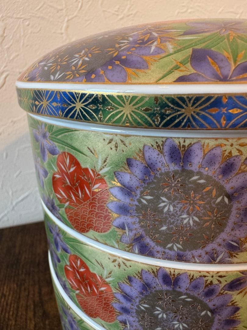 前畑陶器 庫山窯 光輪手まり三段重　 お重　重箱　お正月　古伊万里　金彩色絵