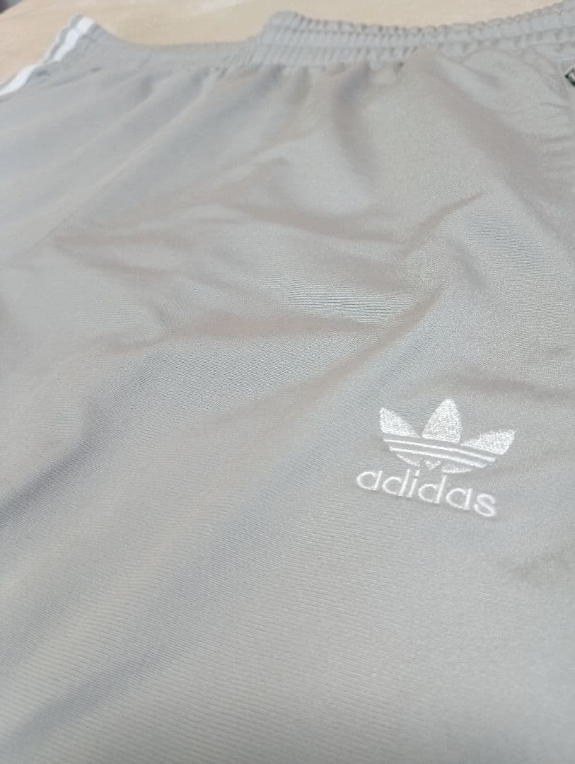 adidas ライトグレー ファイヤーバード 2XL 美品 IA6330