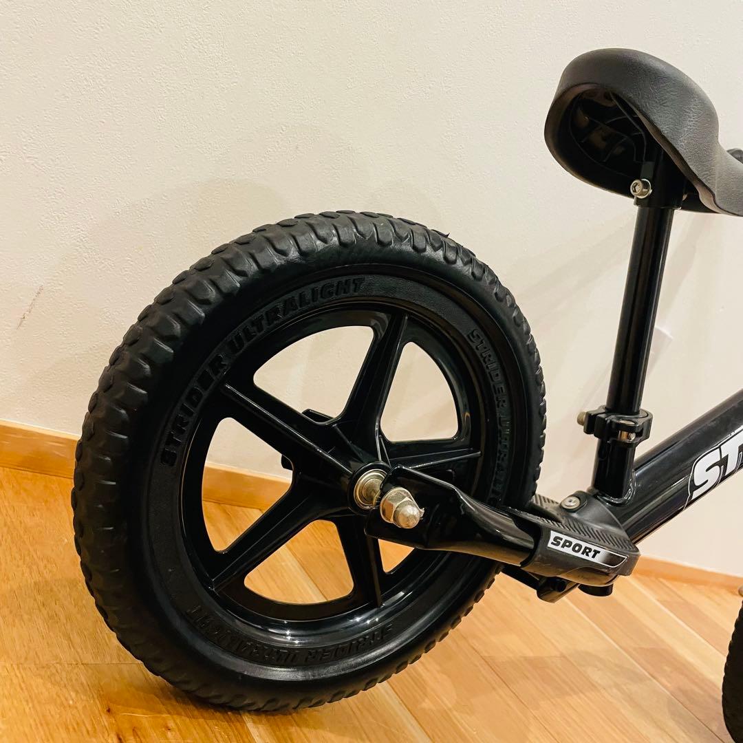 良品 ストライダー スポーツ バランスバイク 12インチ ブラック 黒