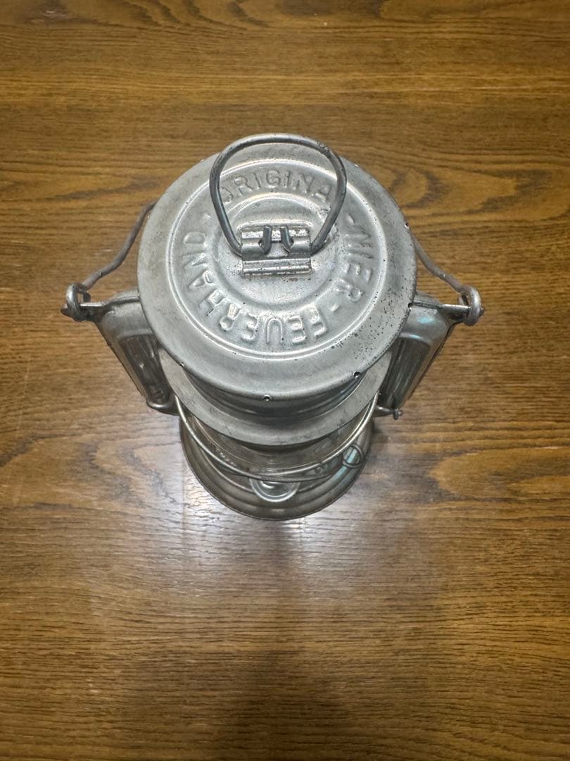 オイルランタン シルバー 金属製　アンティーク　オイルランプ