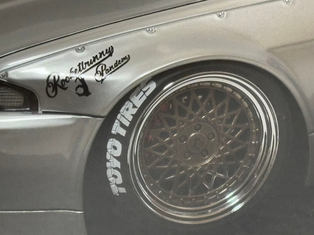 イグニッションモデル　1/18パンデム　GTR R33 シルバー　エンジン付き