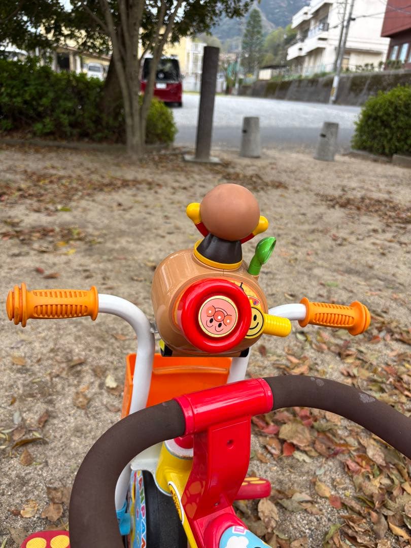アンパンマン三輪車 ハンドル付き