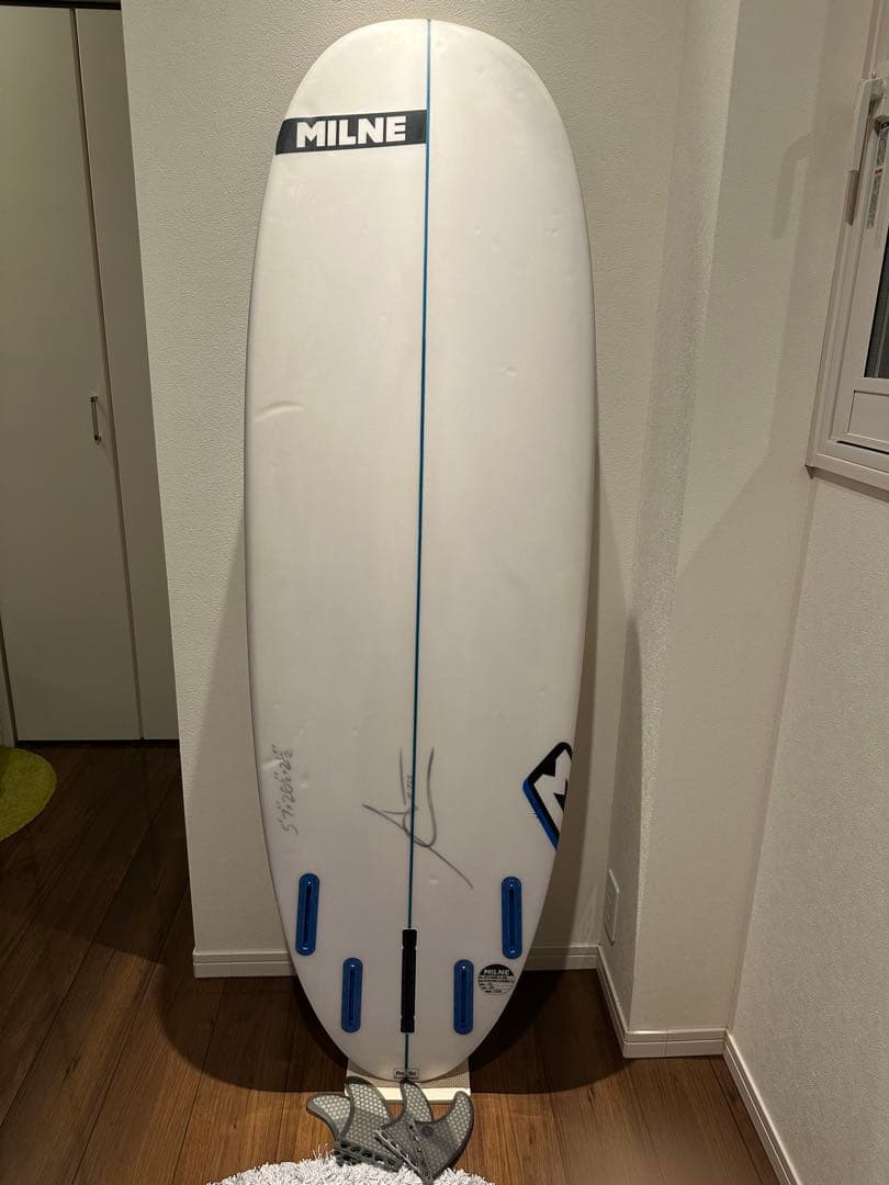 MILNE ショートファン F-2 5,7 (34L)フィン付き サーフボード