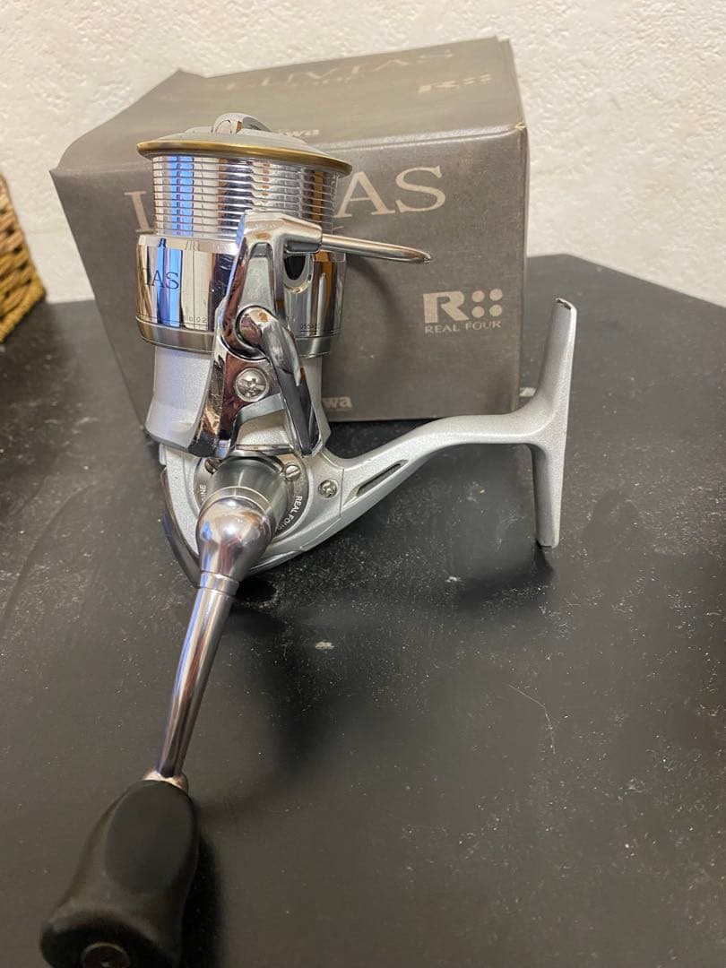 Daiwa Luvias 07スピニングリール シルバー