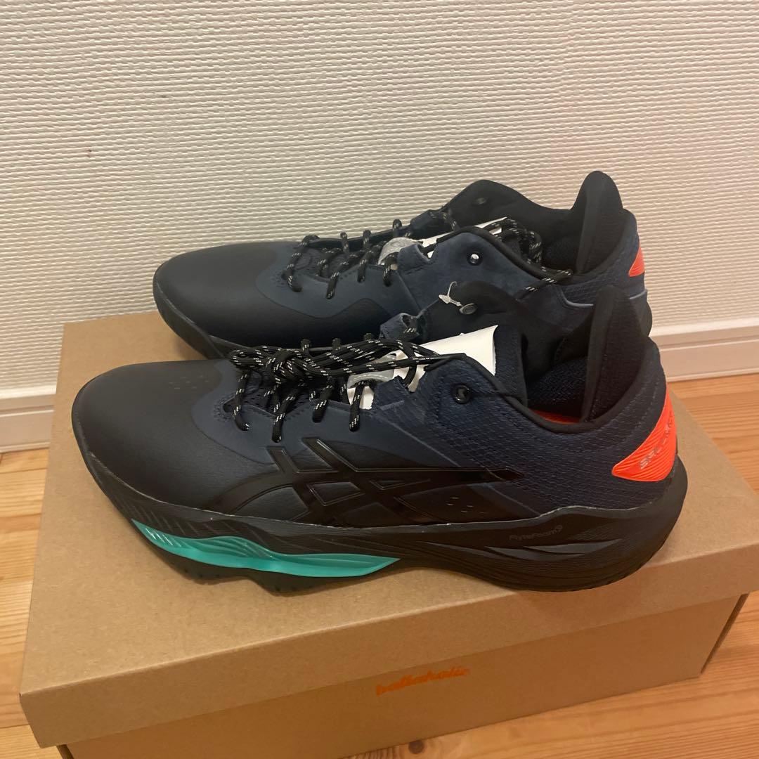 シューズ(男性用) NOVA SURGE LOW BALLAHOLIC
