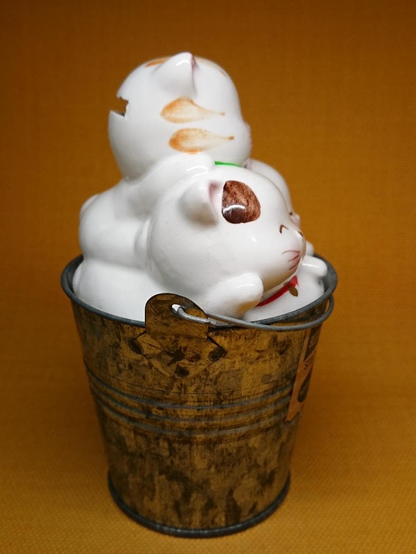 ネコ　猫　白猫　陶器　オブジェ　置物　インテリア　工芸品　美術品　A1200