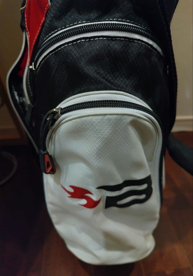 TaylorMade テーラーメイド　キャディバッグ 軽量　スタンド式