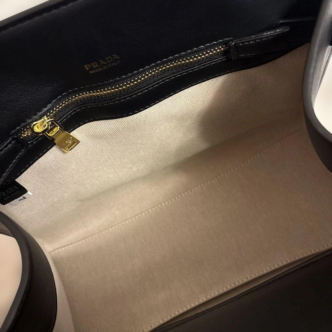 ハンドバッグ　ショルダーバッグ