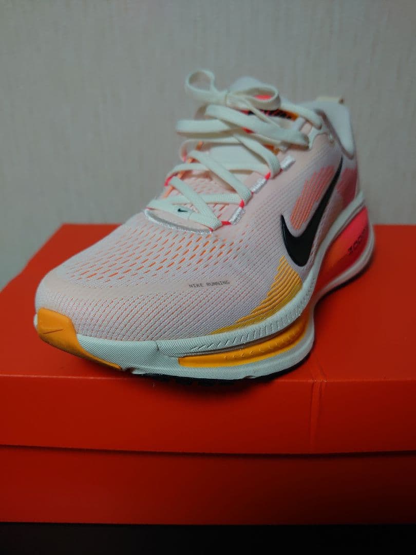 Nike ボメロ18 ウィメンズ 26.0cm オレンジ