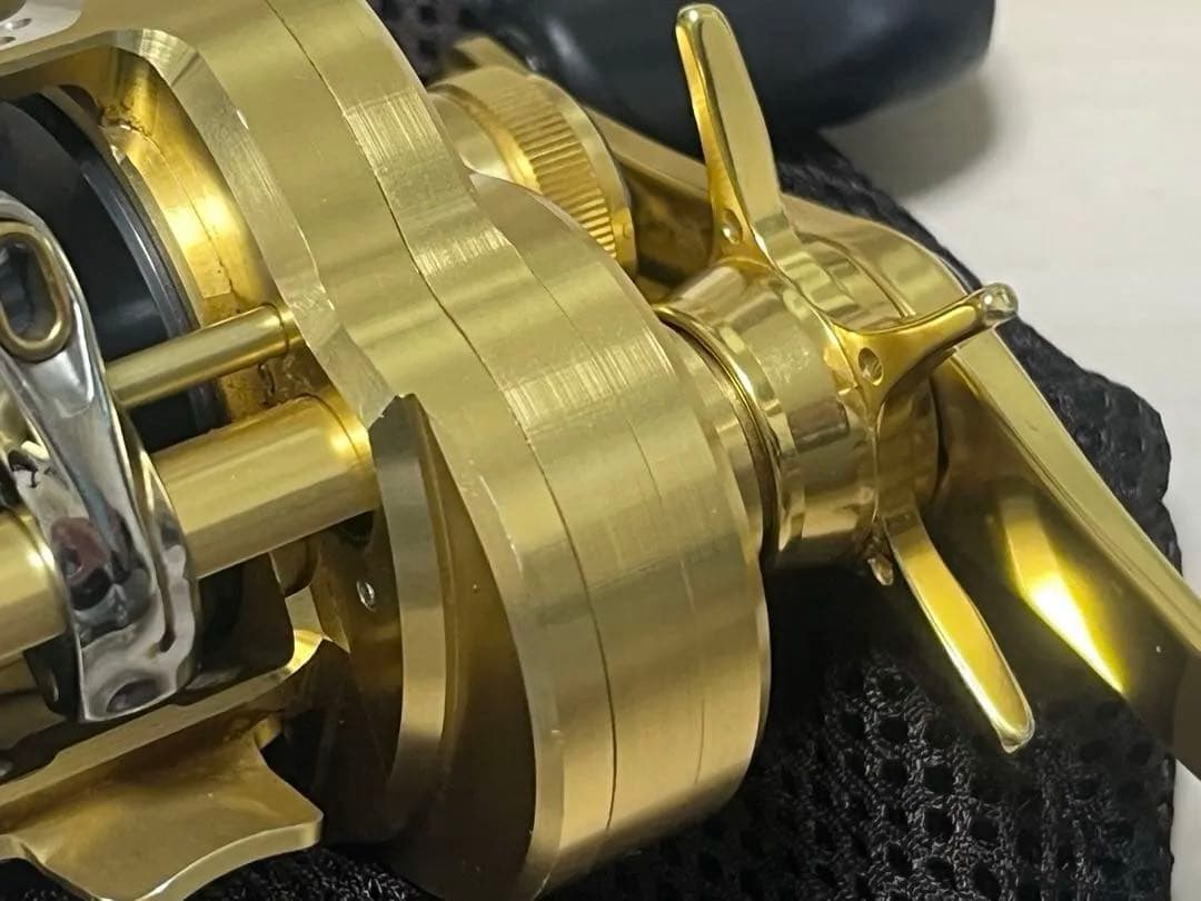 【美品】　21 22 カルカッタコンクエスト　201 ベイトリール