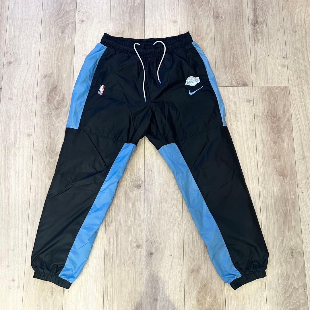 希少XL NIKE NBA レイカーズ ナイロンパンツ 刺繍ロゴ トラックパンツ