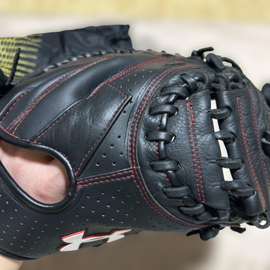 Under Armour 軟式グローブ 黒　キャッチャーミット　右投げ