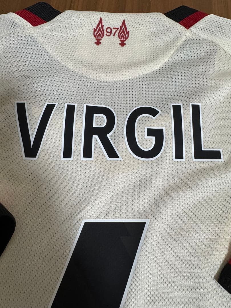 ウェア Liverpool FC 25/26 VIRGIL 4