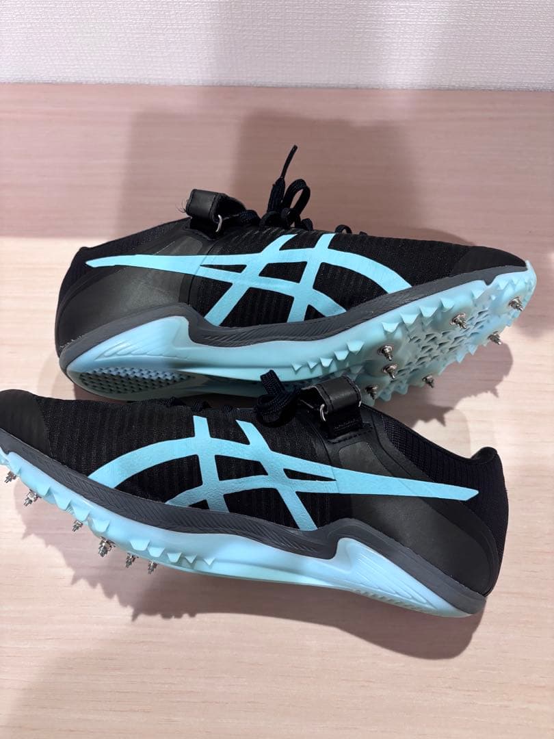 asics スパイクシューズ ブラック/ライトブルー　値下げしました〜