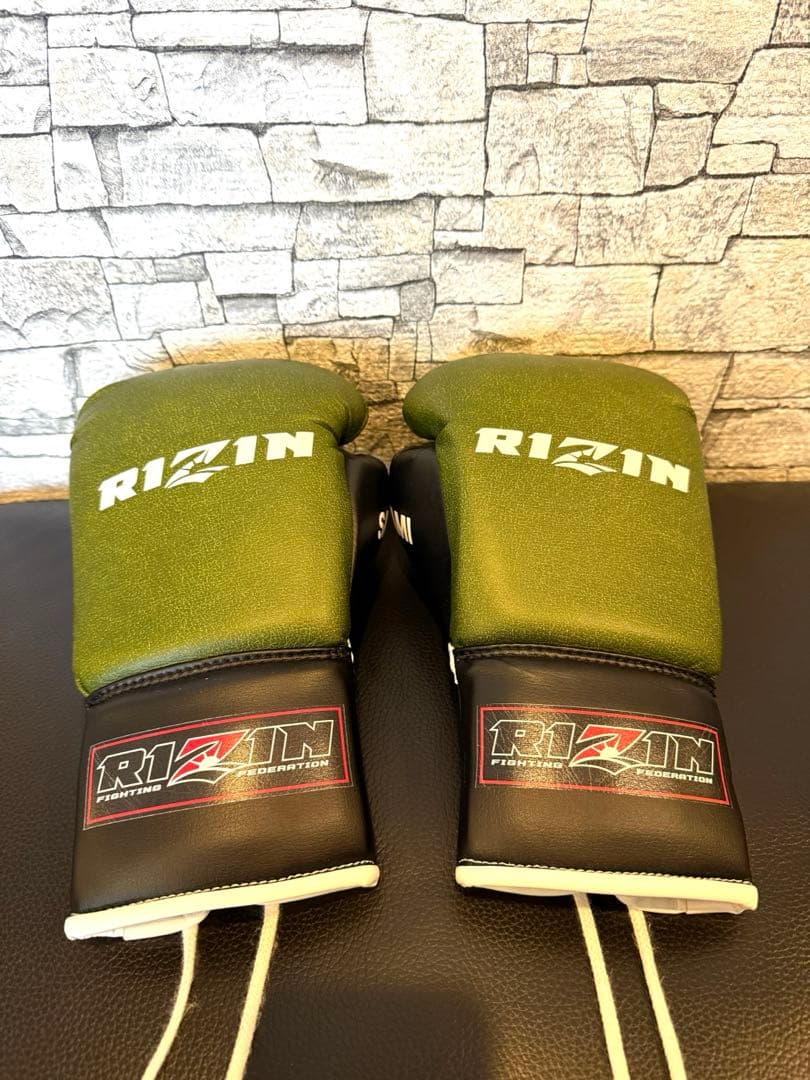 美品　RIZINボクシンググローブ
