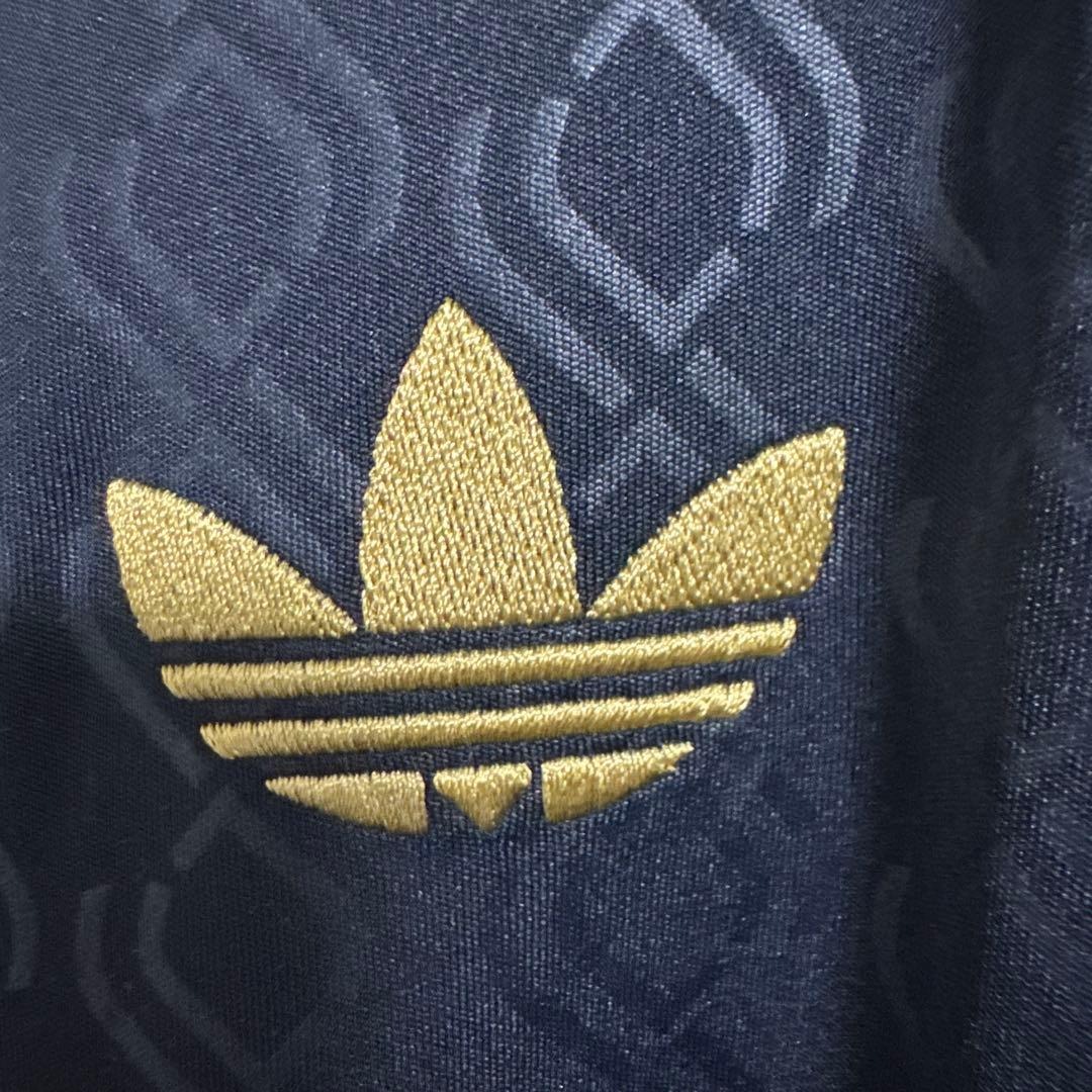 adidas ネイビー ポロシャツ 馬刺繍