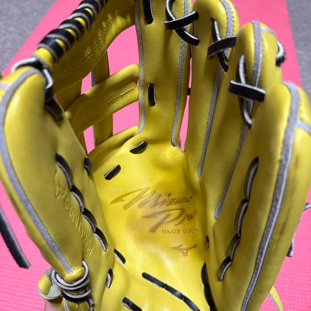 Mizuno Major Quartz イエローグローブ