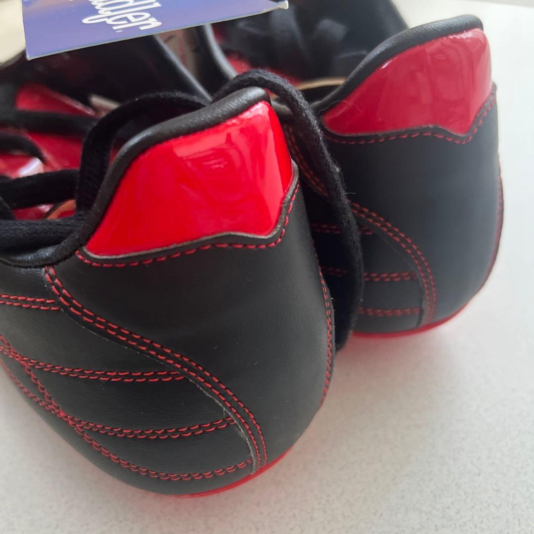 adler サッカーシューズ 黒赤