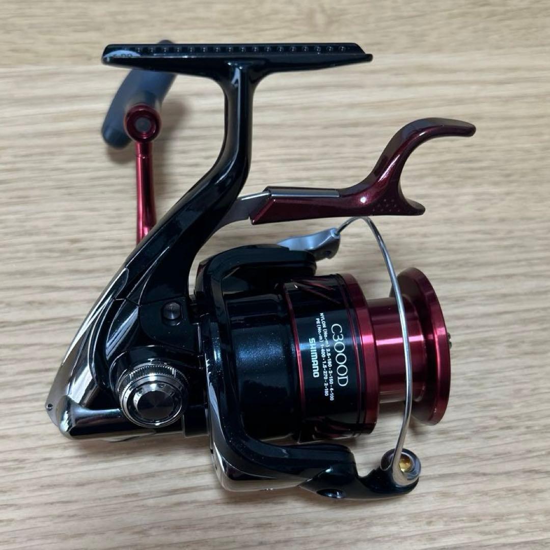 SHIMANO BB-X Larissa C3000D スピニングリール