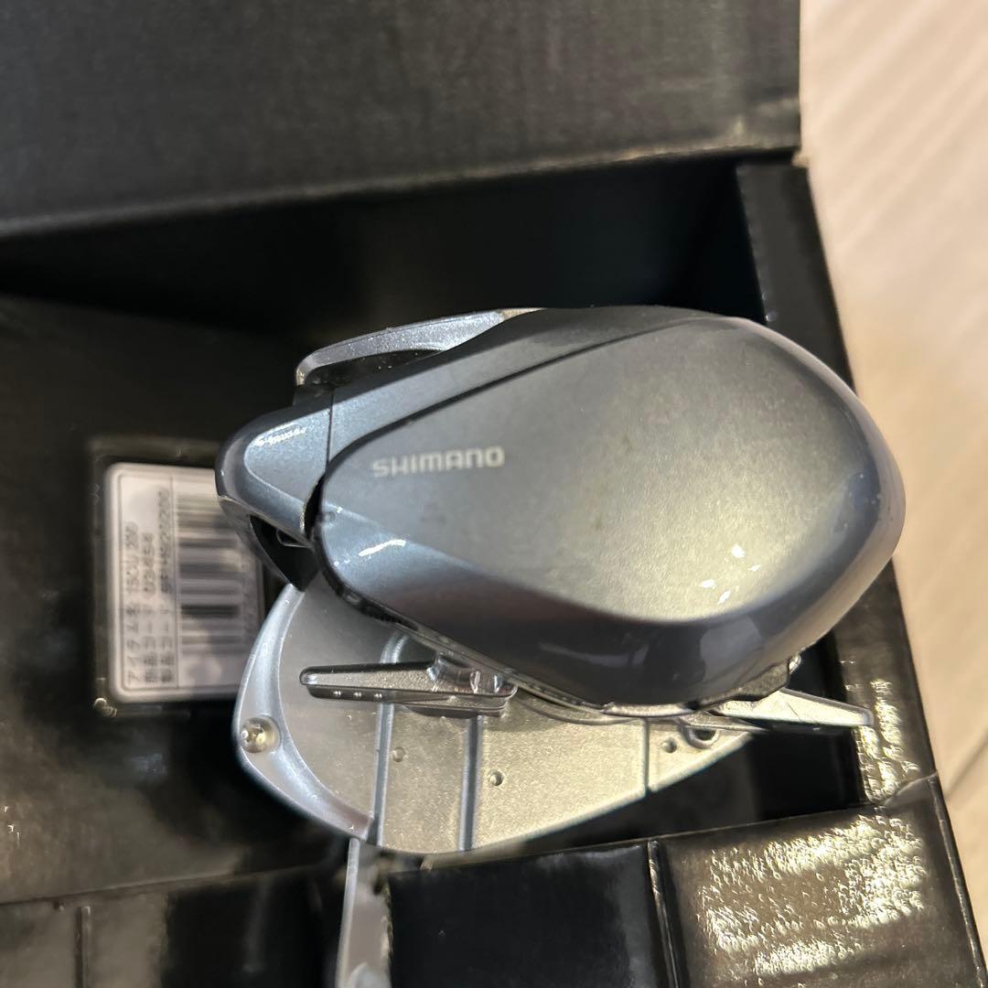 CURADO 200 ベイトリール シルバー