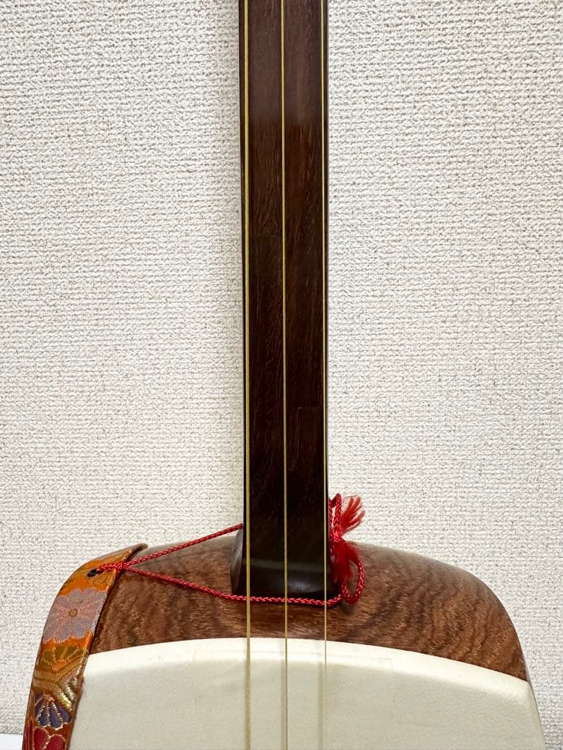 三味線 中棹 花梨棹 ハードケース付 バチ付 和楽器