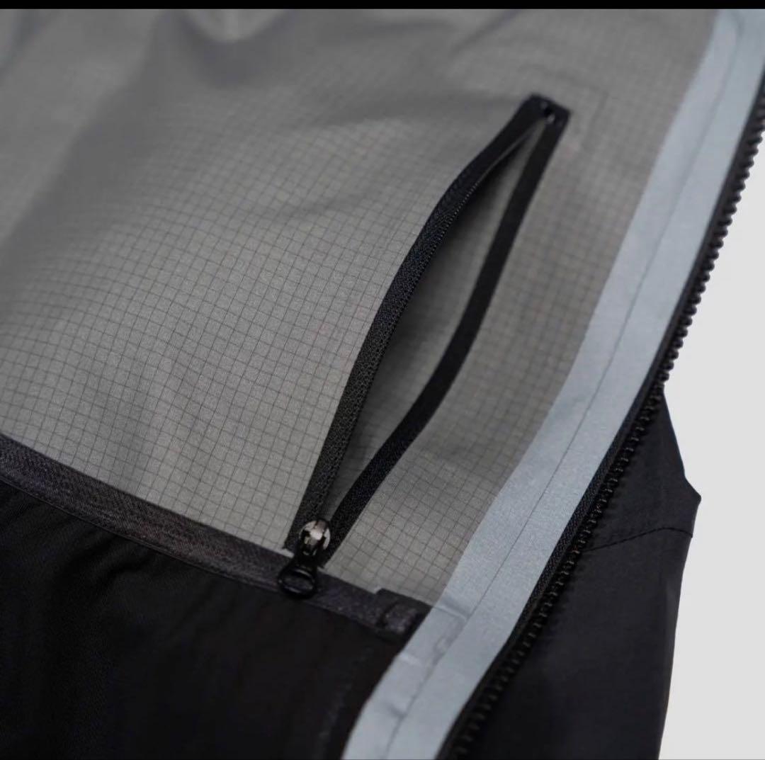 新品 NOMADIK グリッチジャケット　Mサイズ　タグ付送料込み