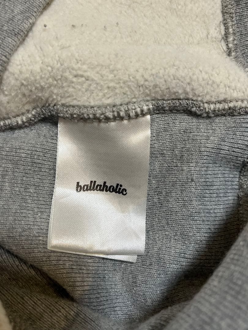 ballaholic スモールロゴ　パーカー