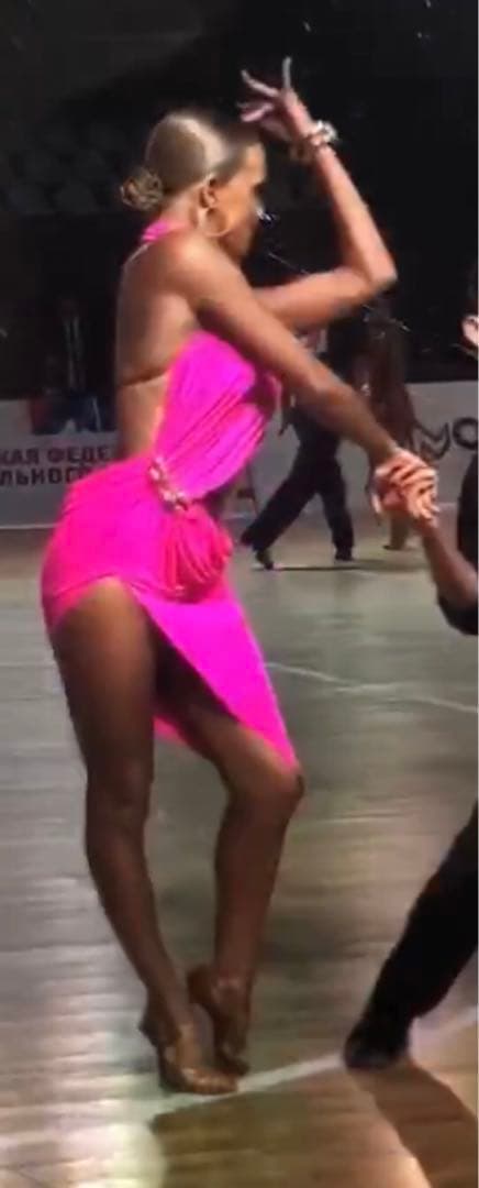 社交ダンスドレス　競技ダンス　ラテンダンスドレス試合