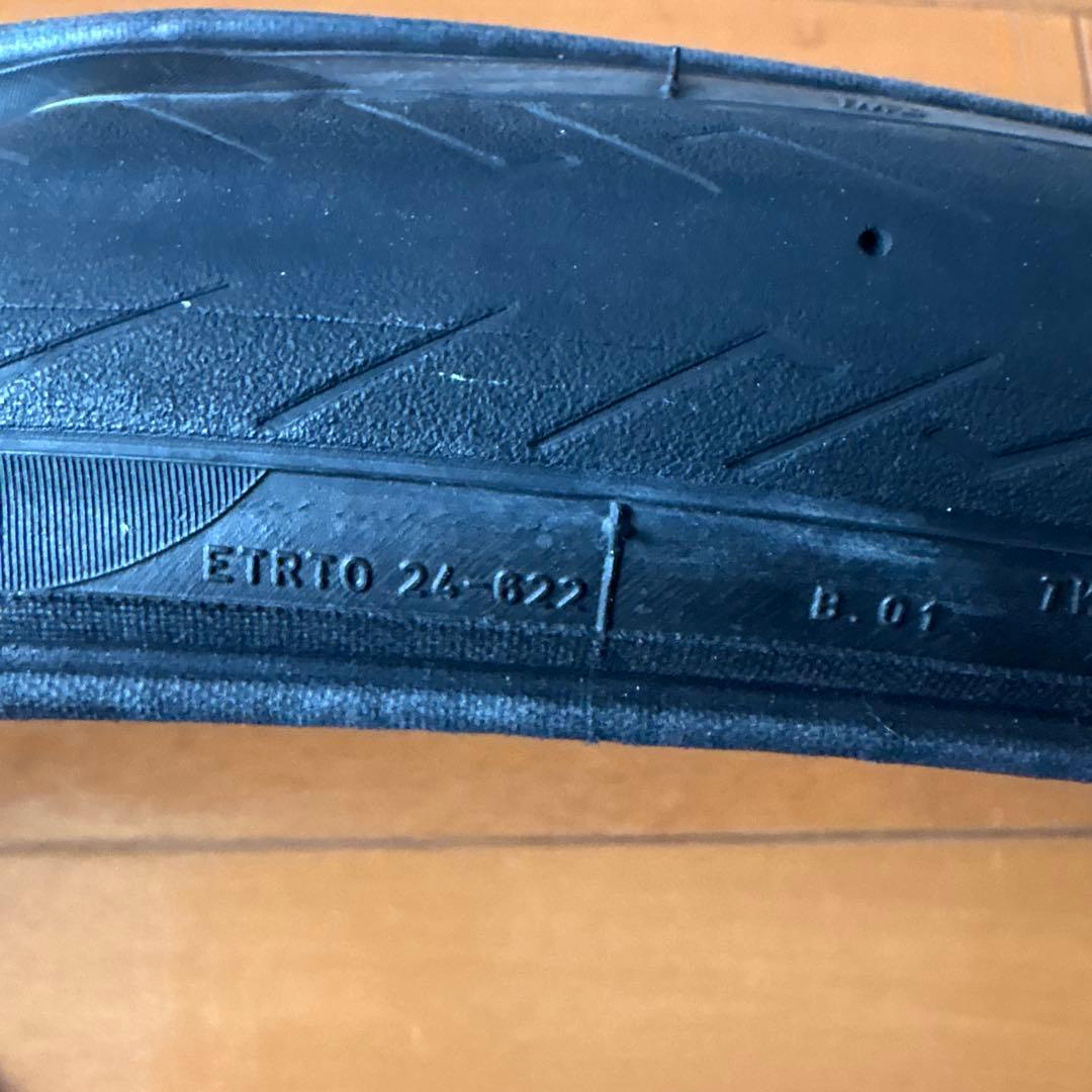 P ZERO ROAD クリンチャータイヤ ETRTO 24-622