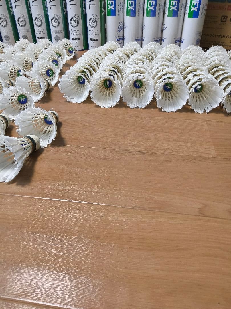 ヨネックス　ニューオフィシャルのみ144球中古 基礎打ち50球、ノック用94球