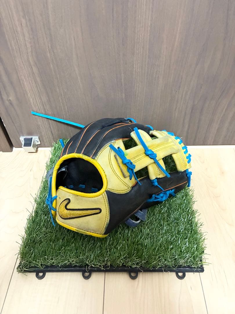 れん！NIKE 一般軟式用内野手グラブ