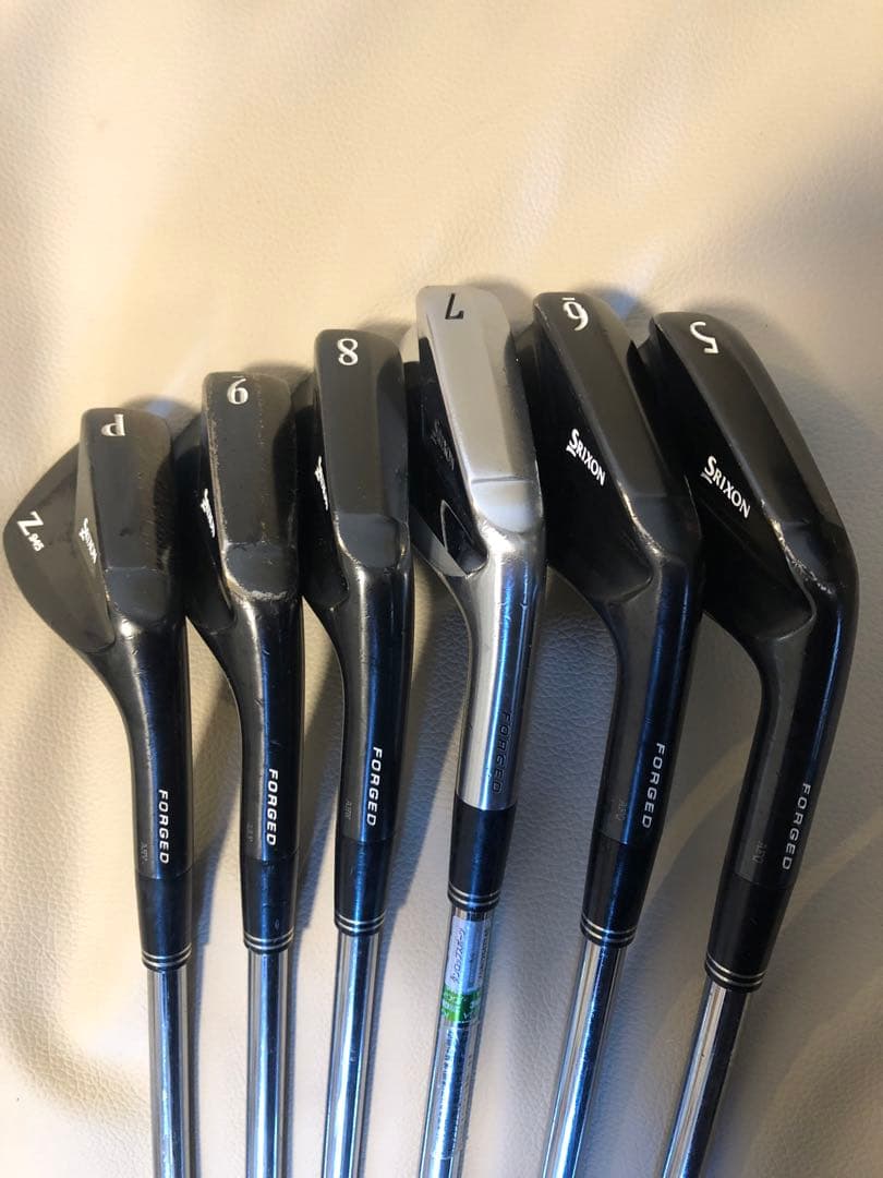 ひ*で様 【送料込み】希少スリクソン Z945 ブラック 《 数量限定品 》アイ